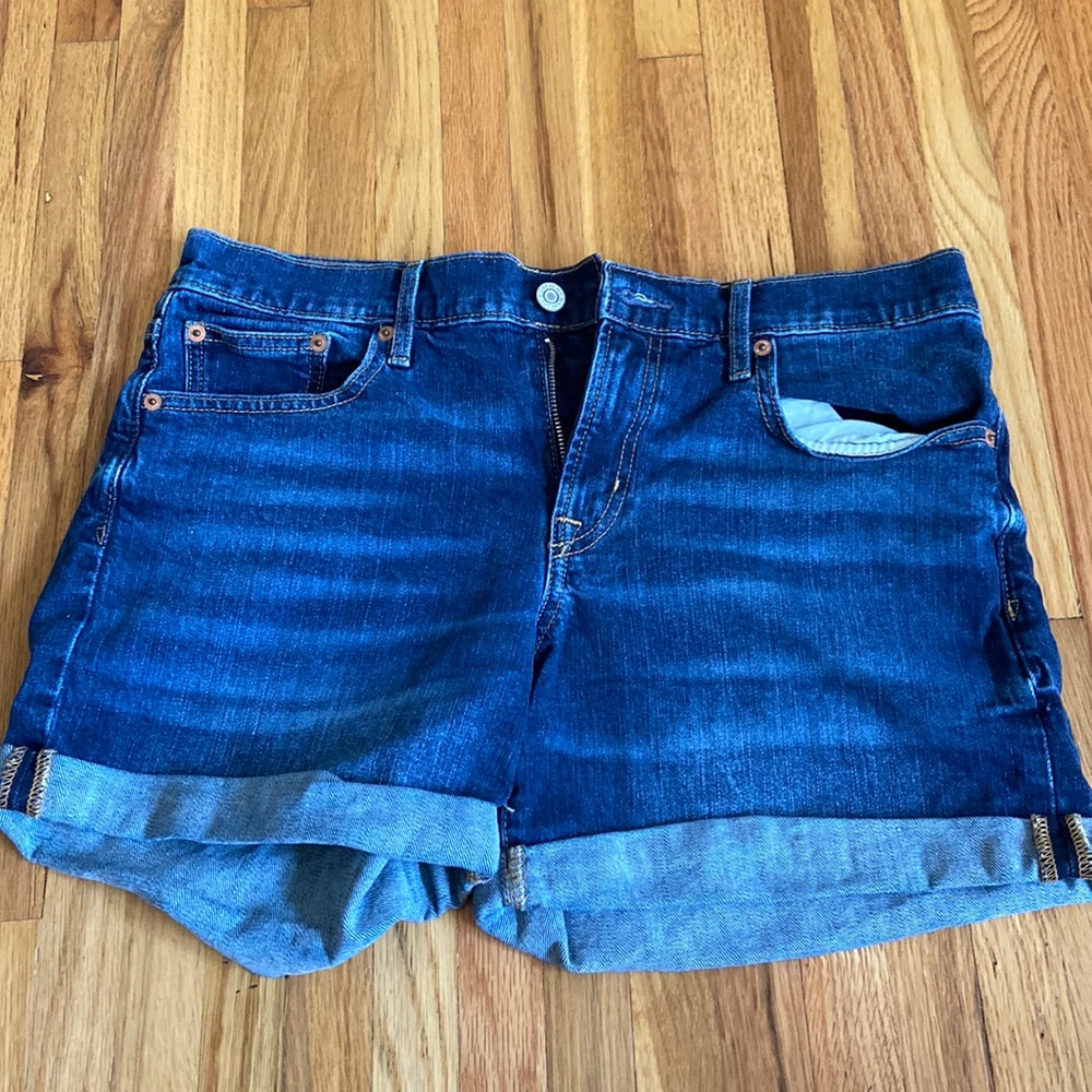 Gap Denim Jean Short - Size 6/28R, 5”short
